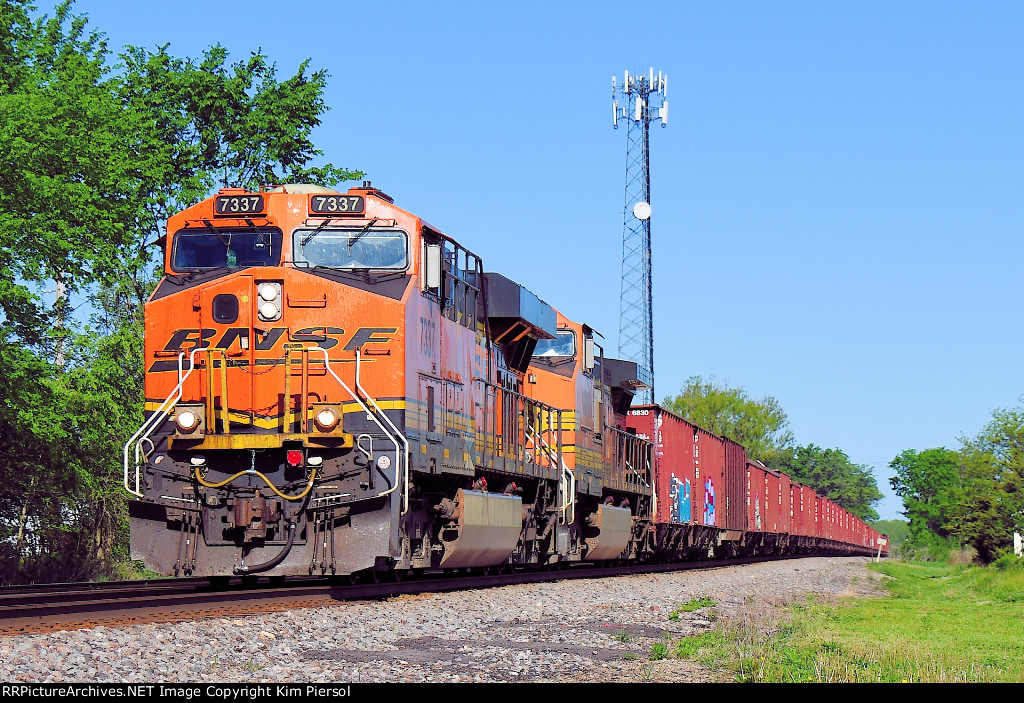 BNSF 7337 Herzog Ballast Train